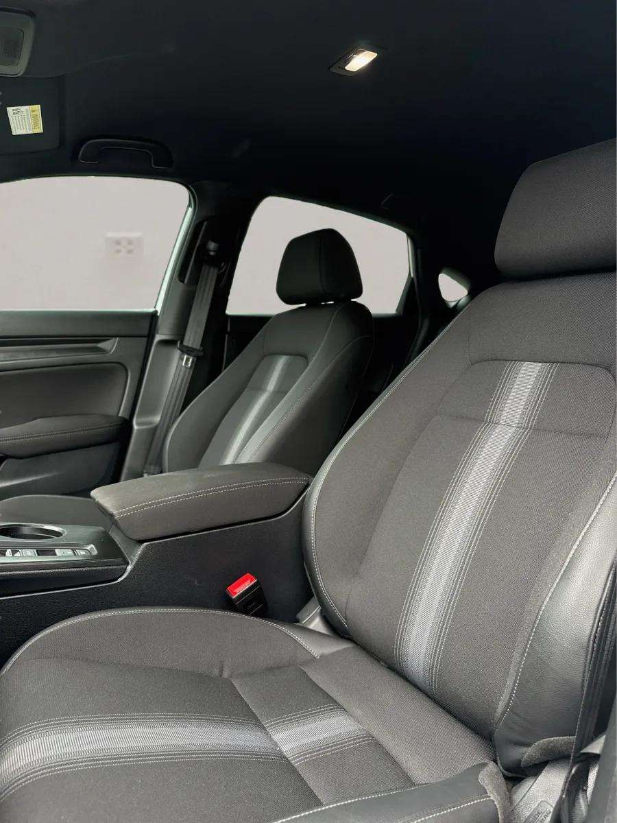 2025 Honda Civic Hatchback Sport - Photo 12